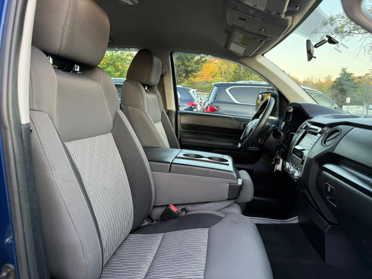 Used 2015 Toyota Tundra SR image 31