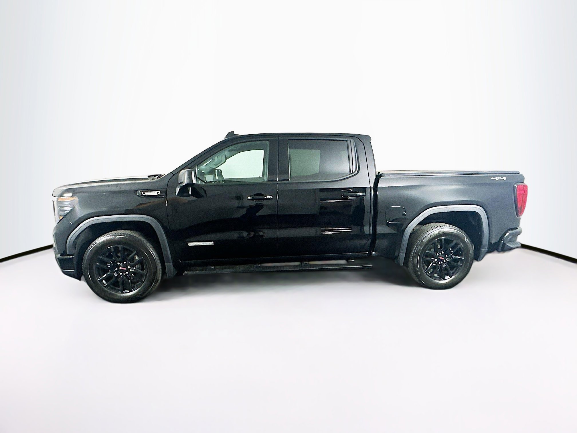 Used 2024 GMC Sierra 1500 Elevation AWD/4WD image 4