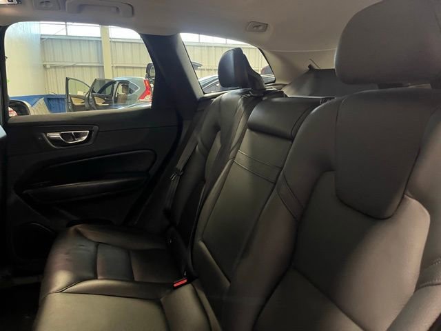 Used 2018 Volvo XC60 T5 Inscription w/ Vision Package image 18