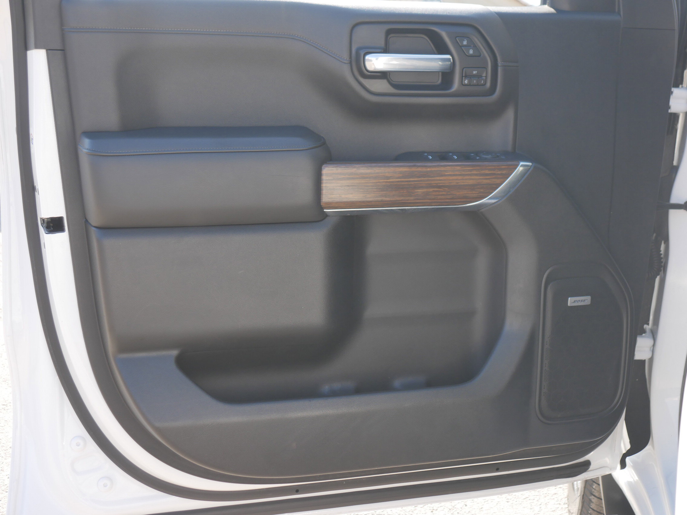 Used 2021 Chevrolet Silverado 1500 High Country w/ Technology Package image 37