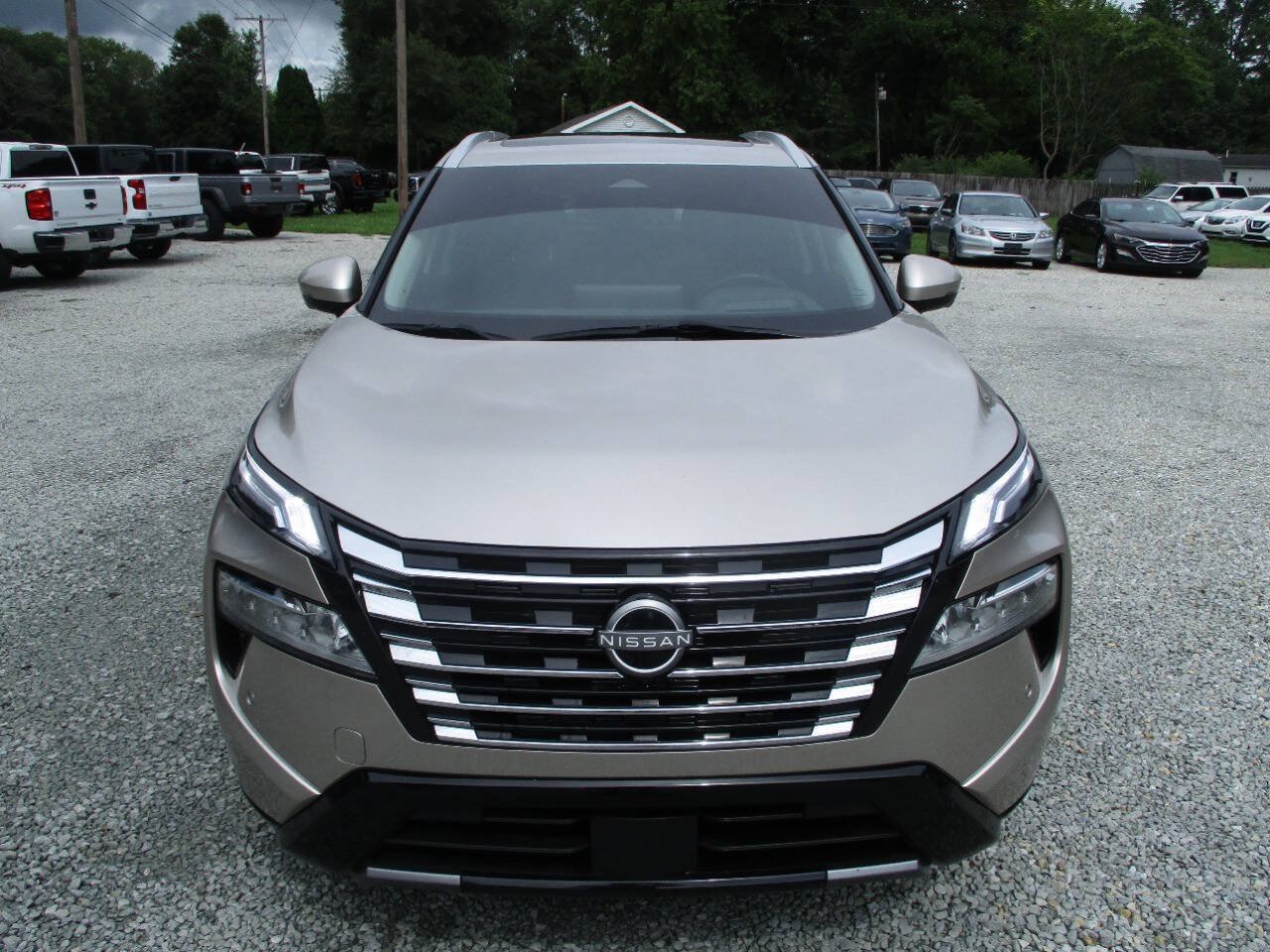 Used 2024 Nissan Rogue Platinum w/ Platinum Premium Package FWD image 8