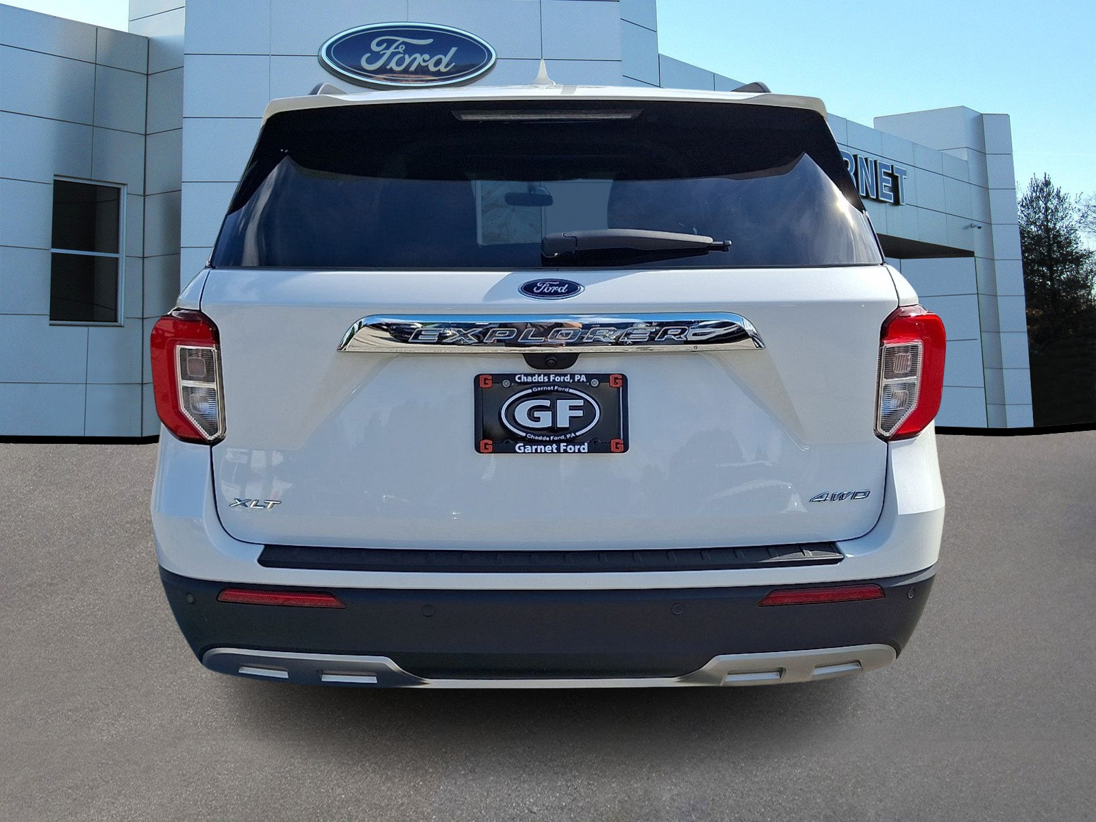 Certified 2023 Ford Explorer XLT w/ Equipment Group 202A AWD/4WD image 7