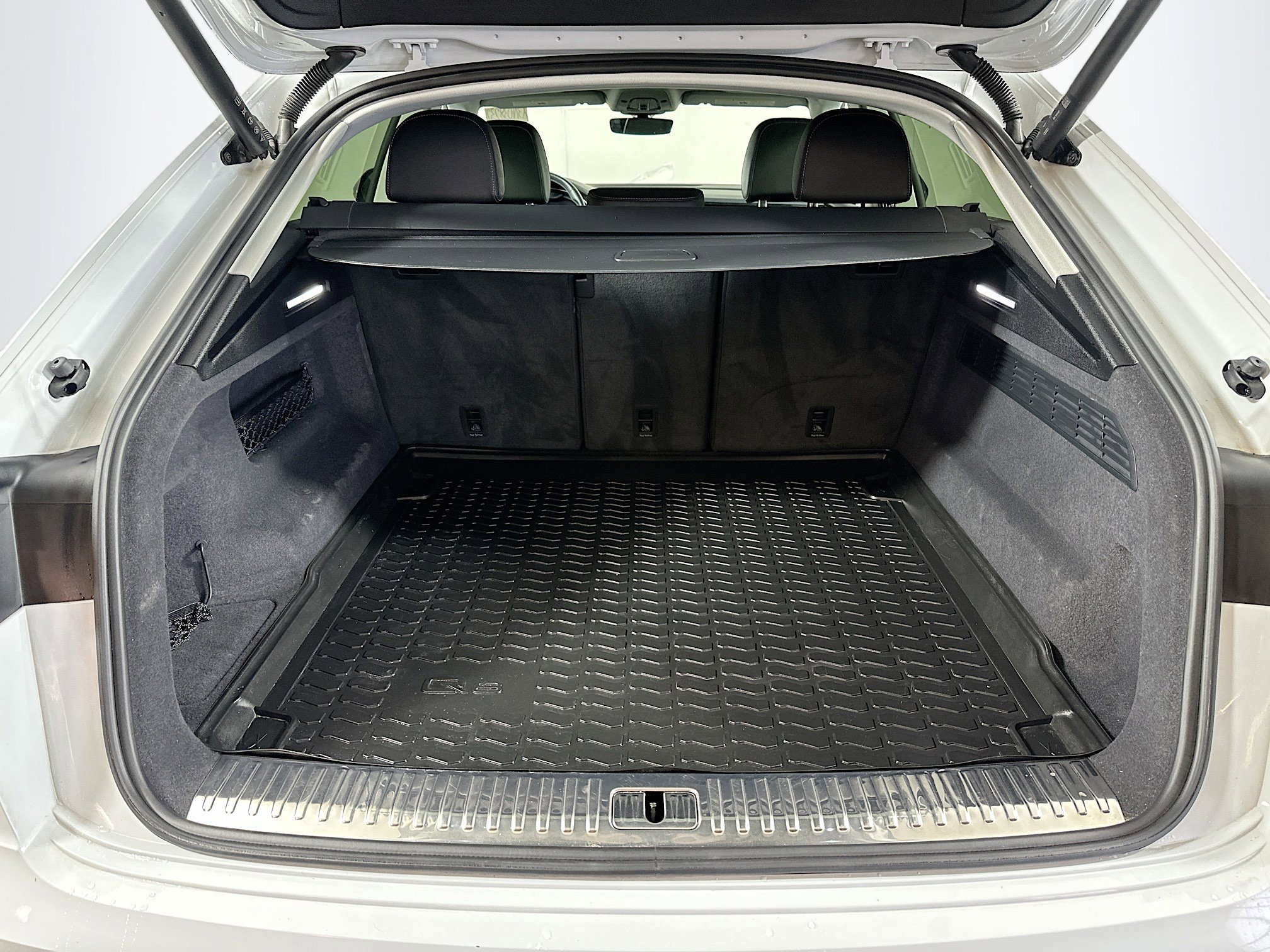 Certified 2023 Audi Q8 Premium Plus w/ Premium Plus Package image 27