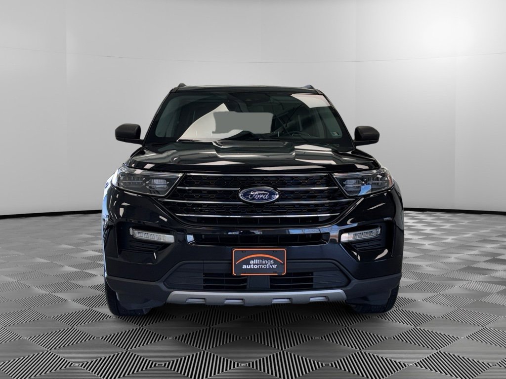 Used 2021 Ford Explorer XLT w/ Equipment Group 202A image 3