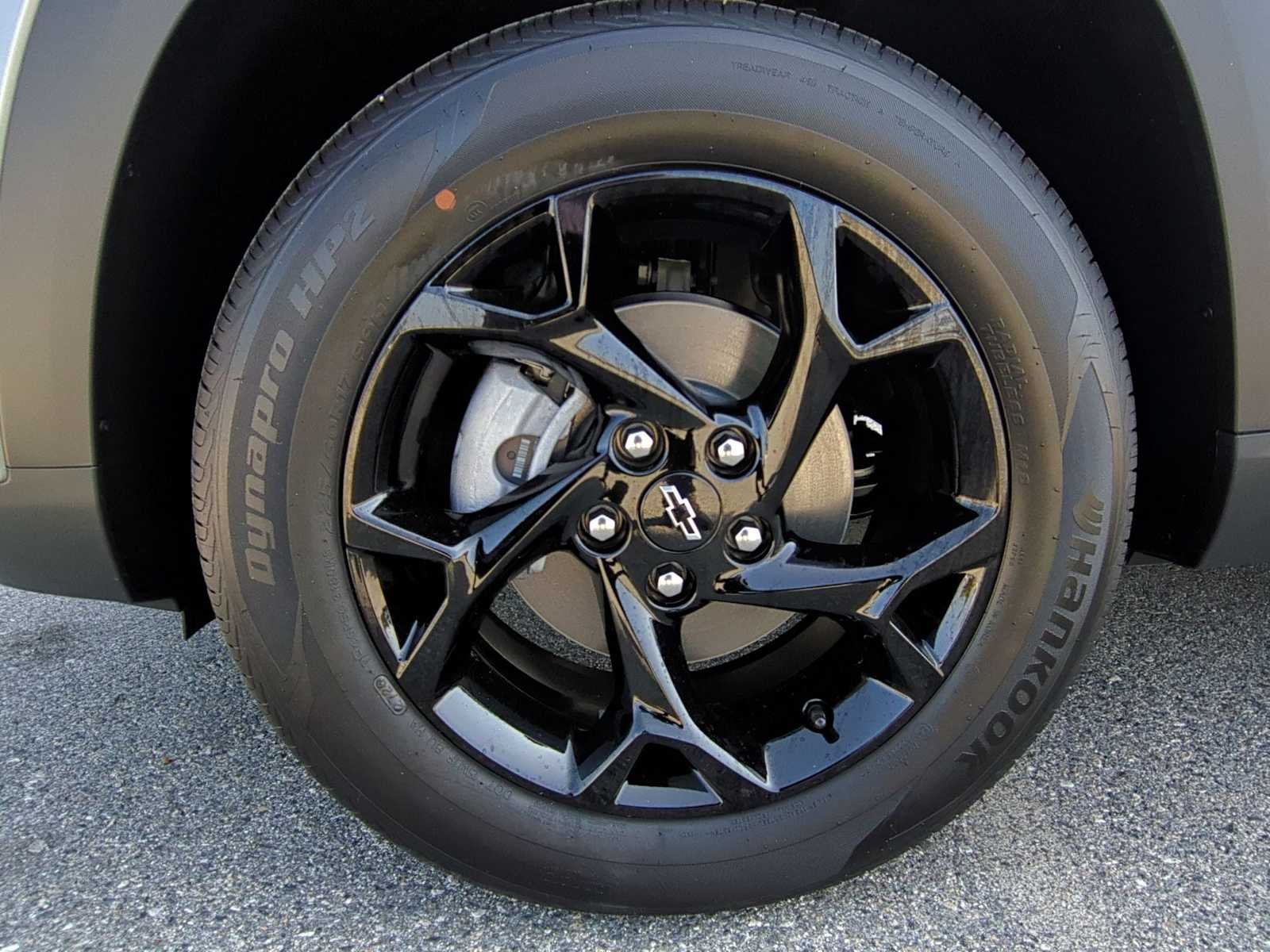 New 2026 Chevrolet Trax LT w/ Midnight Edition FWD image 28