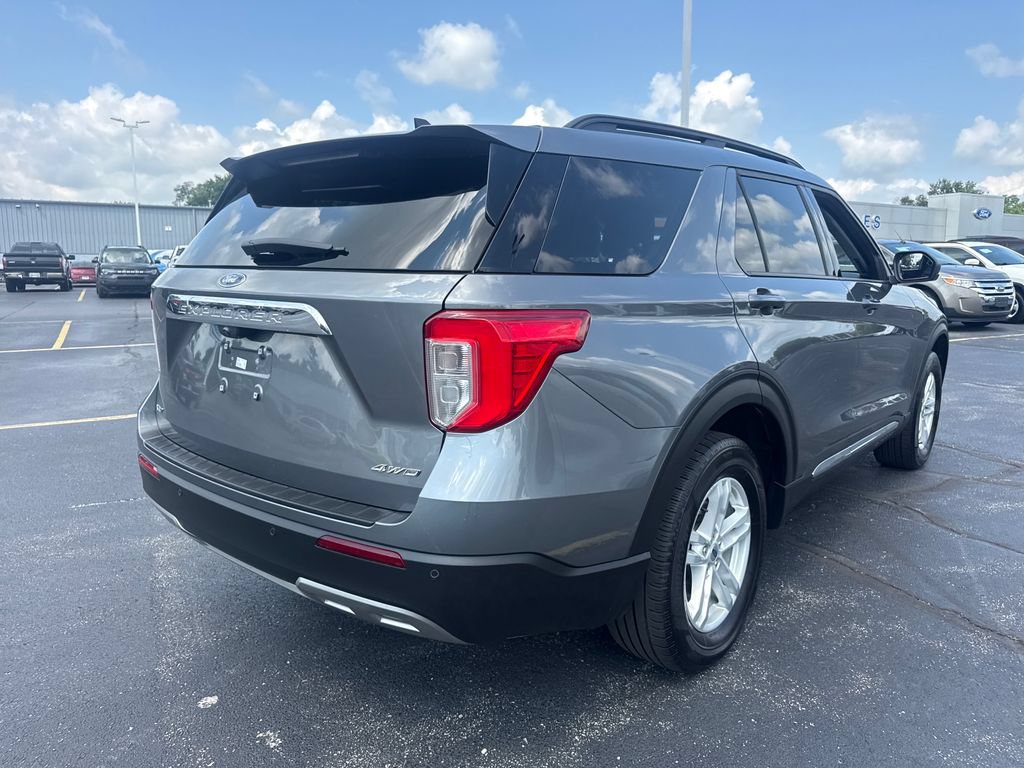 Used 2024 Ford Explorer XLT w/ Equipment Group 202A AWD/4WD image 7