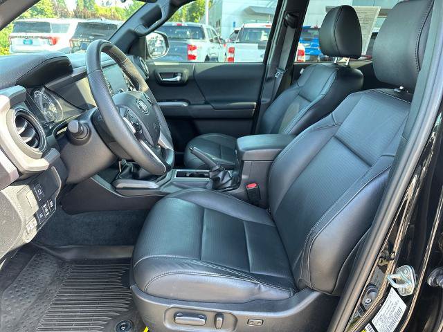 Used 2021 Toyota Tacoma TRD Sport w/ TRD Premium Sport Package AWD/4WD image 12