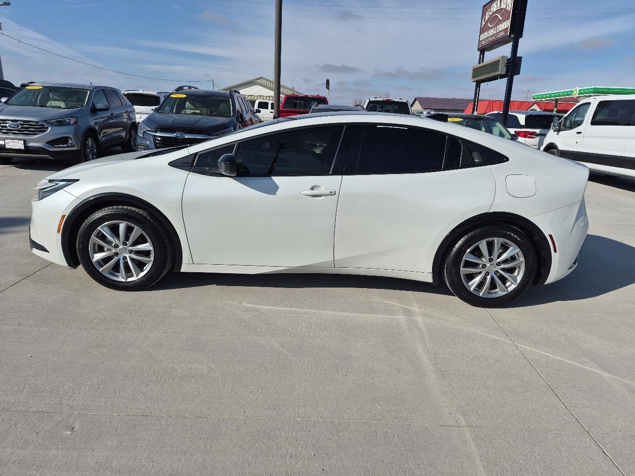 Used 2024 Toyota Prius XLE image 8