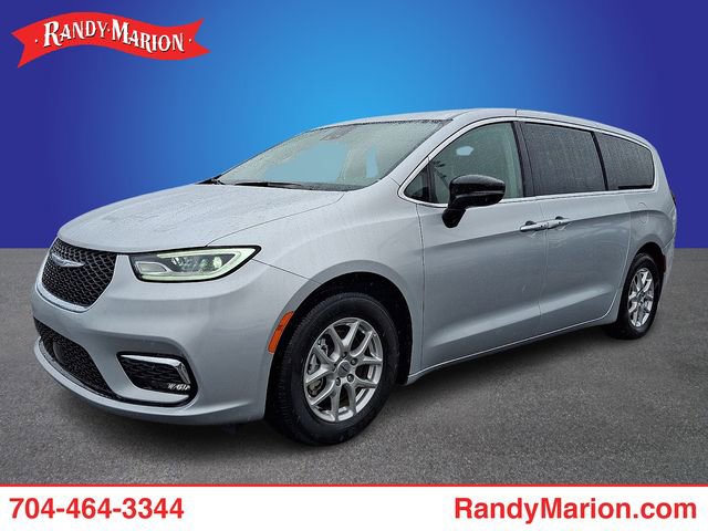 Used 2024 Chrysler Pacifica Touring-L image 1