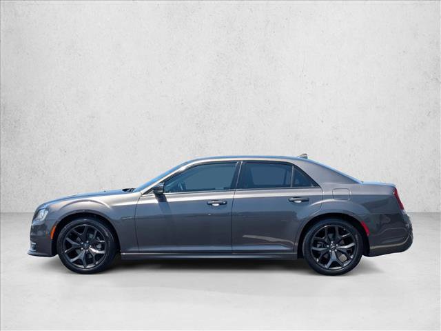 Used 2022 Chrysler 300 Touring L w/ Safetytec Plus Group RWD image 9