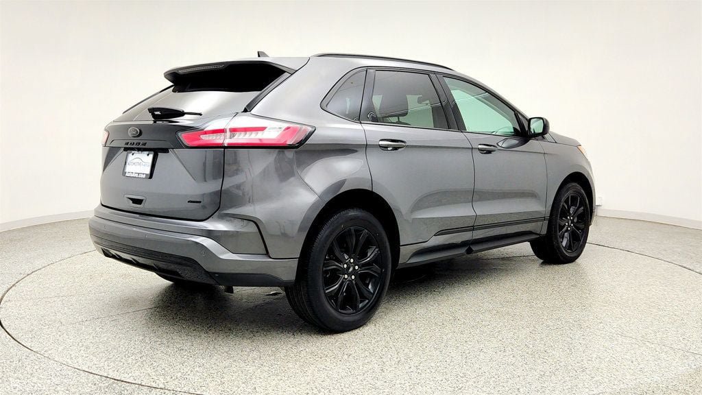 Used 2022 Ford Edge SE w/ Black Appearance Package AWD/4WD image 5