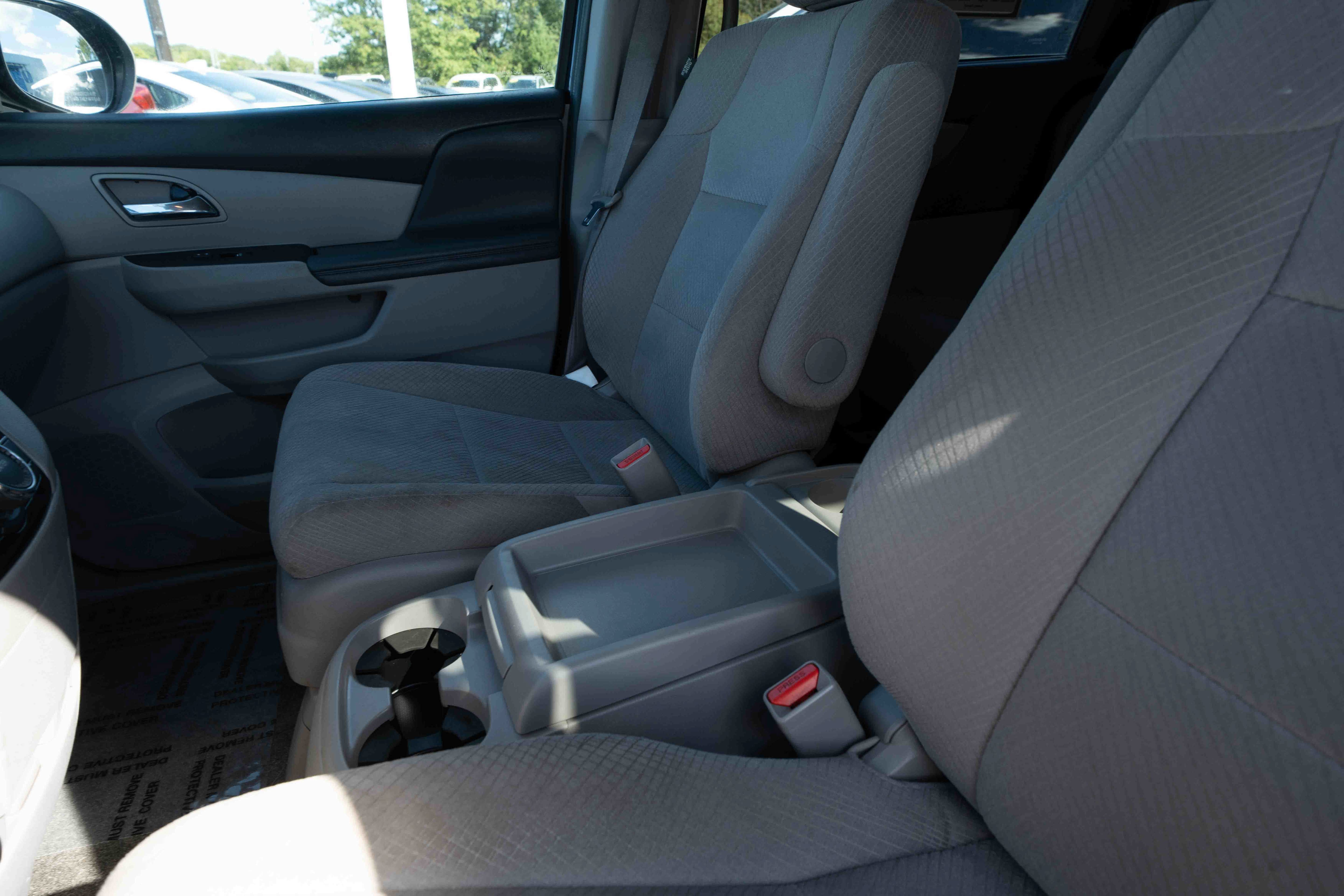 Used 2014 Honda Odyssey EX image 10