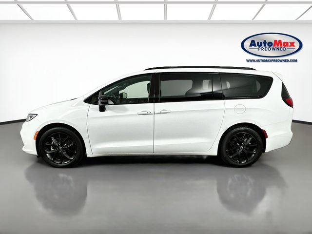 Used 2025 Chrysler Pacifica Limited FWD image 4