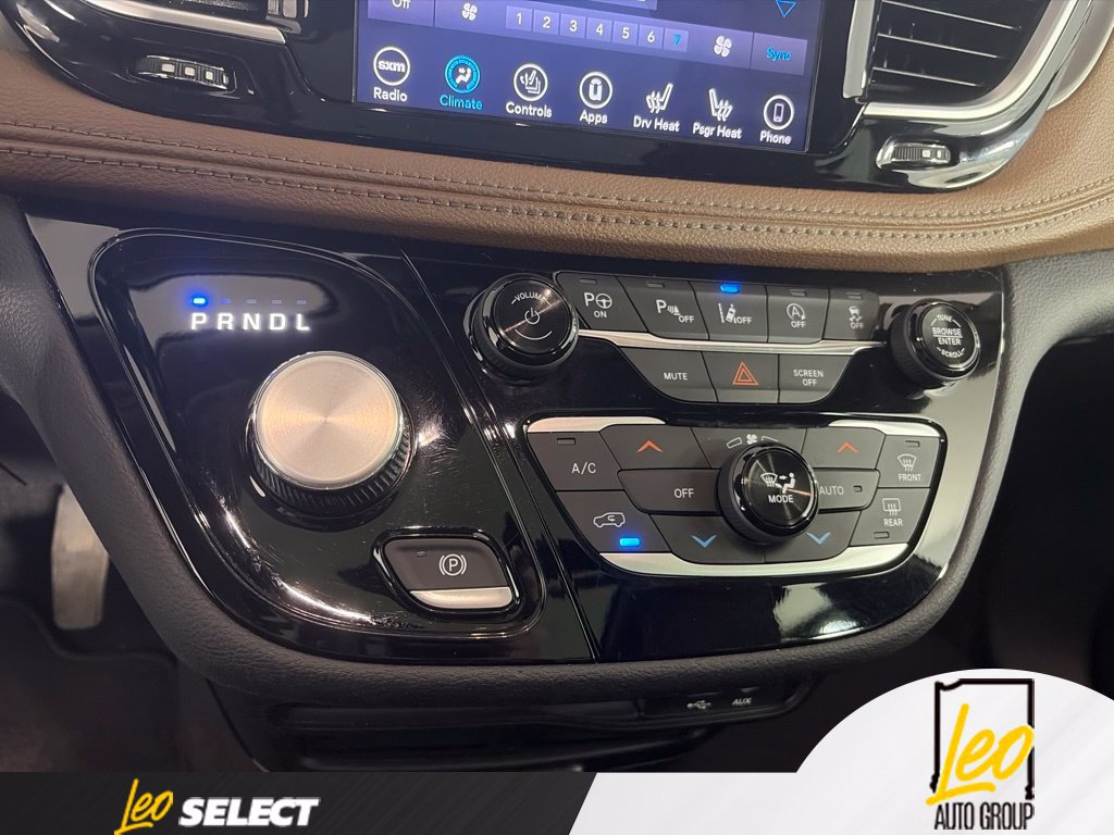 Used 2019 Chrysler Pacifica Limited w/ Tire & Wheel Group FWD image 21