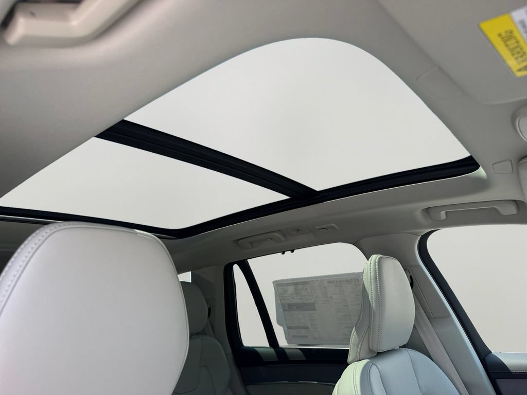 New 2026 Volvo XC90 T8 Ultra w/ Protection Package Premier AWD/4WD image 5