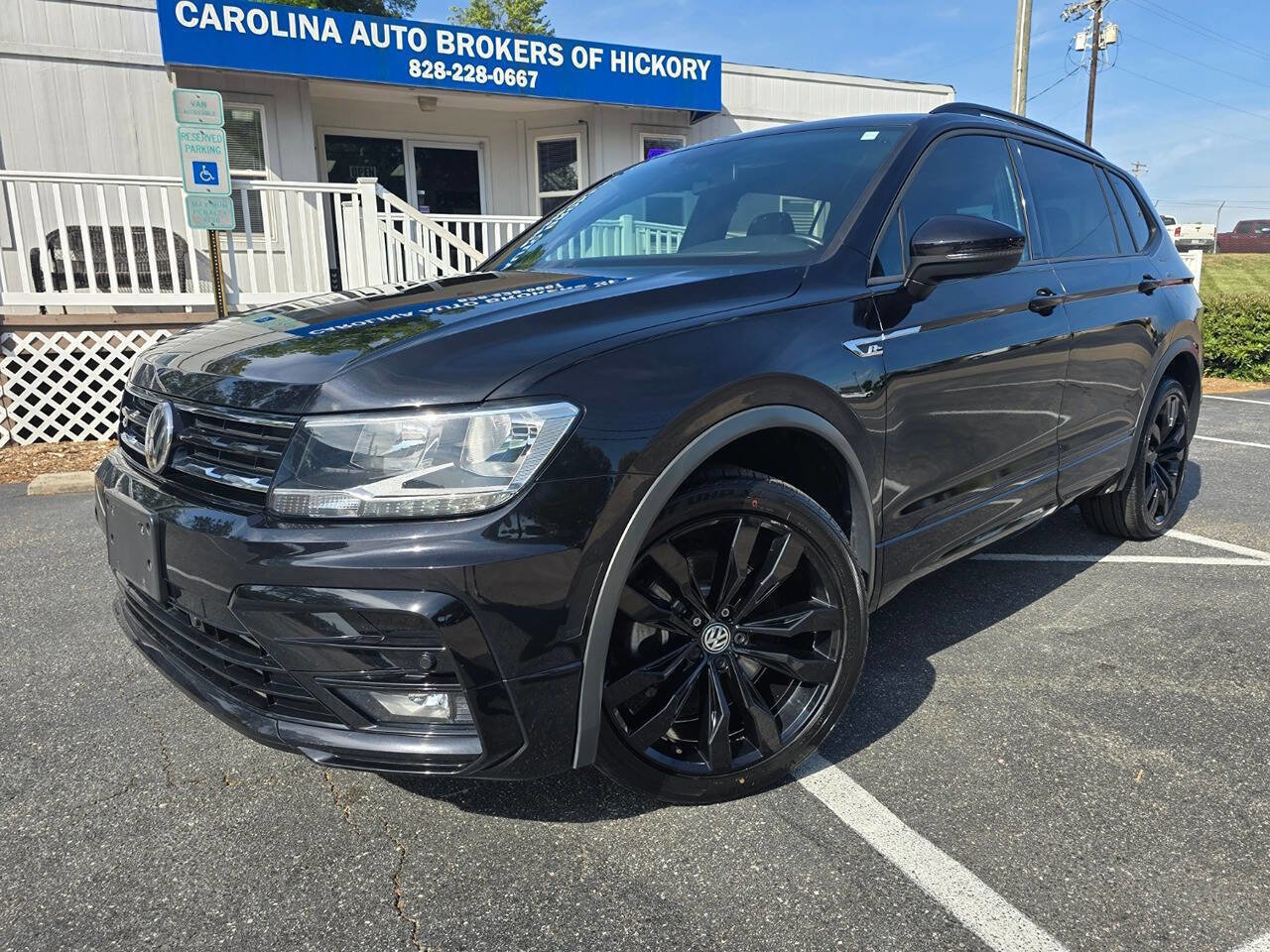 Used 2021 Volkswagen Tiguan SE AWD/4WD image 2