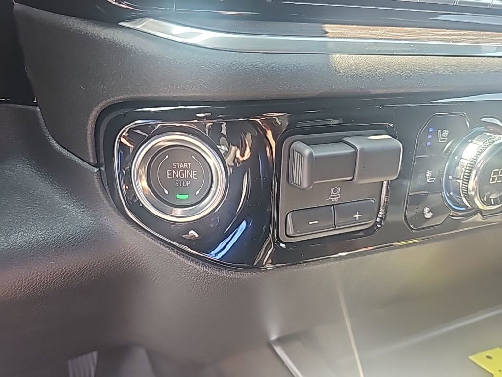 New 2026 GMC Sierra 3500 SLT w/ SLT Convenience Package image 18