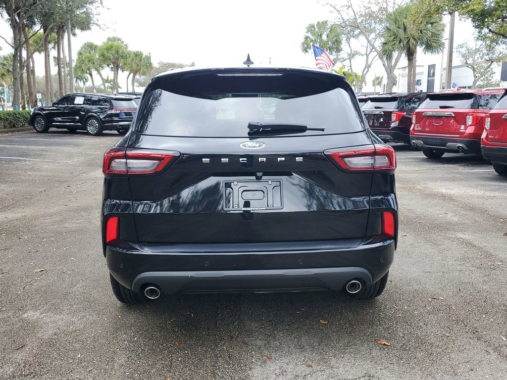 Used 2024 Ford Escape ST-Line w/ Tech Pack #1 image 6