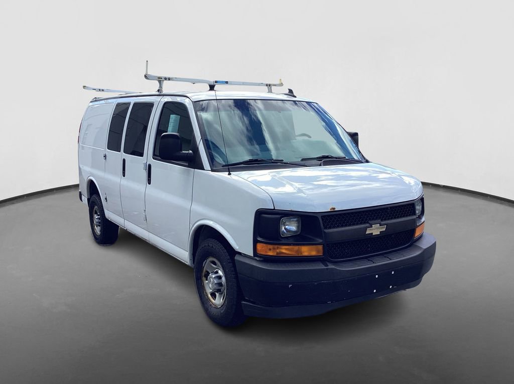 Used 2017 Chevrolet Express 2500 image 3