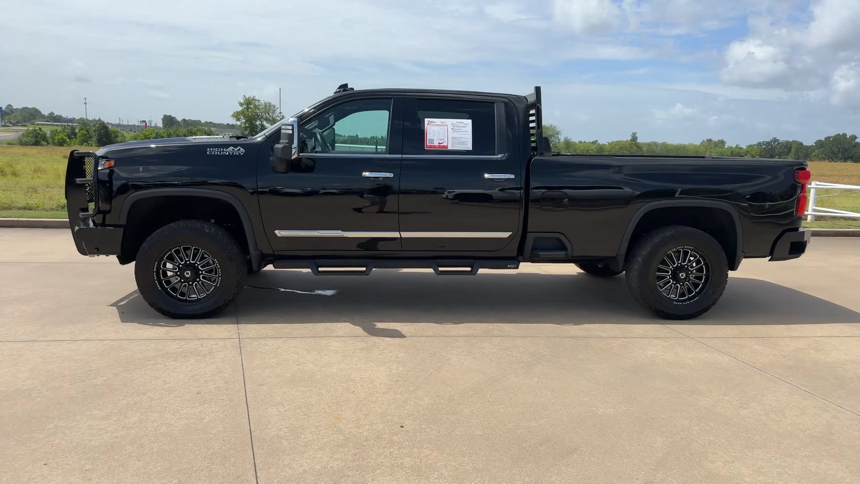 Used 2024 Chevrolet Silverado 3500 High Country w/ High Country Premium Package AWD/4WD image 4