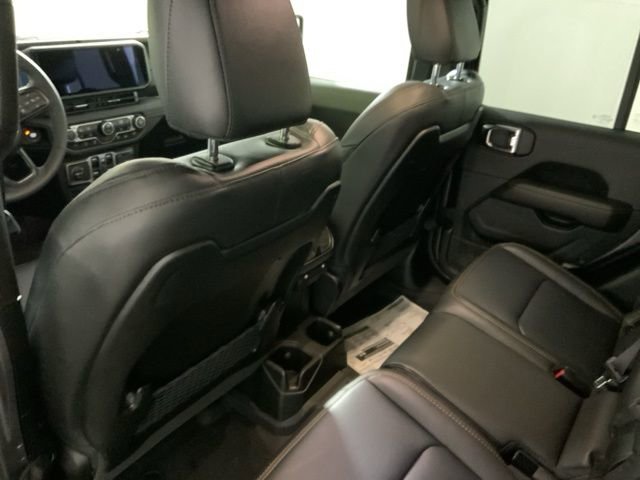 Used 2025 Jeep Gladiator Sport image 28