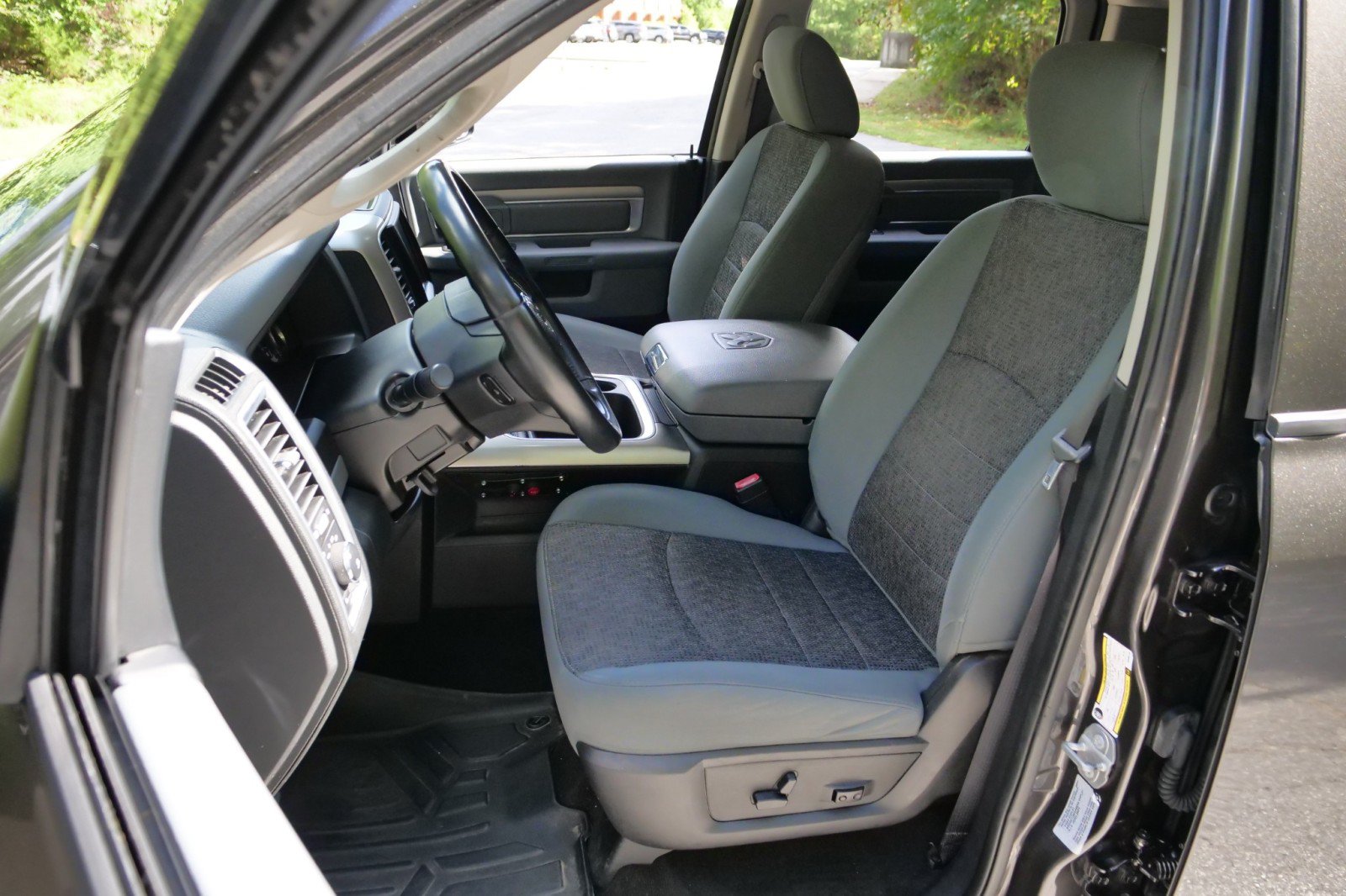 Used 2017 RAM 1500 Big Horn AWD/4WD image 31
