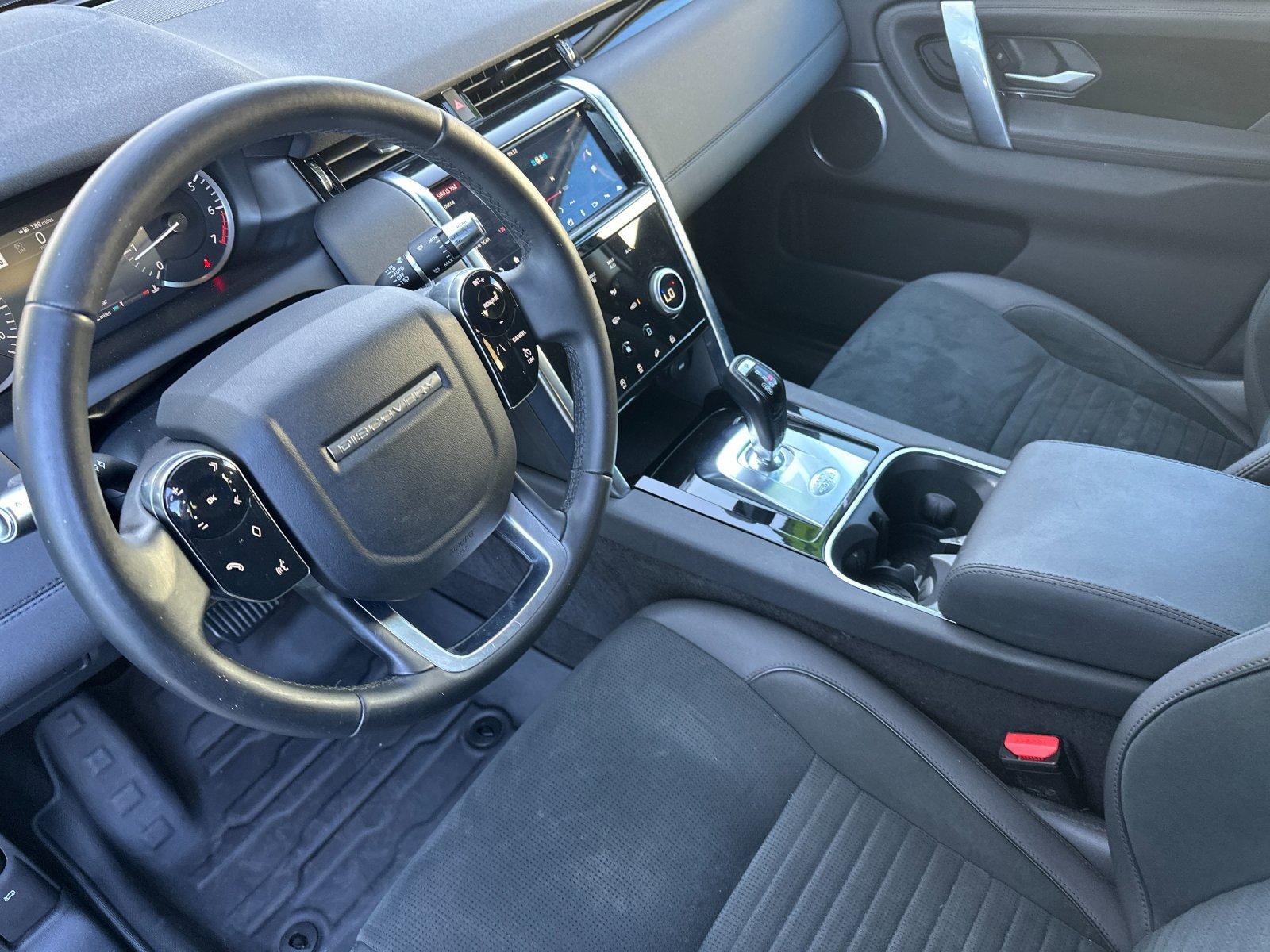 Used 2020 Land Rover Discovery Sport S image 10