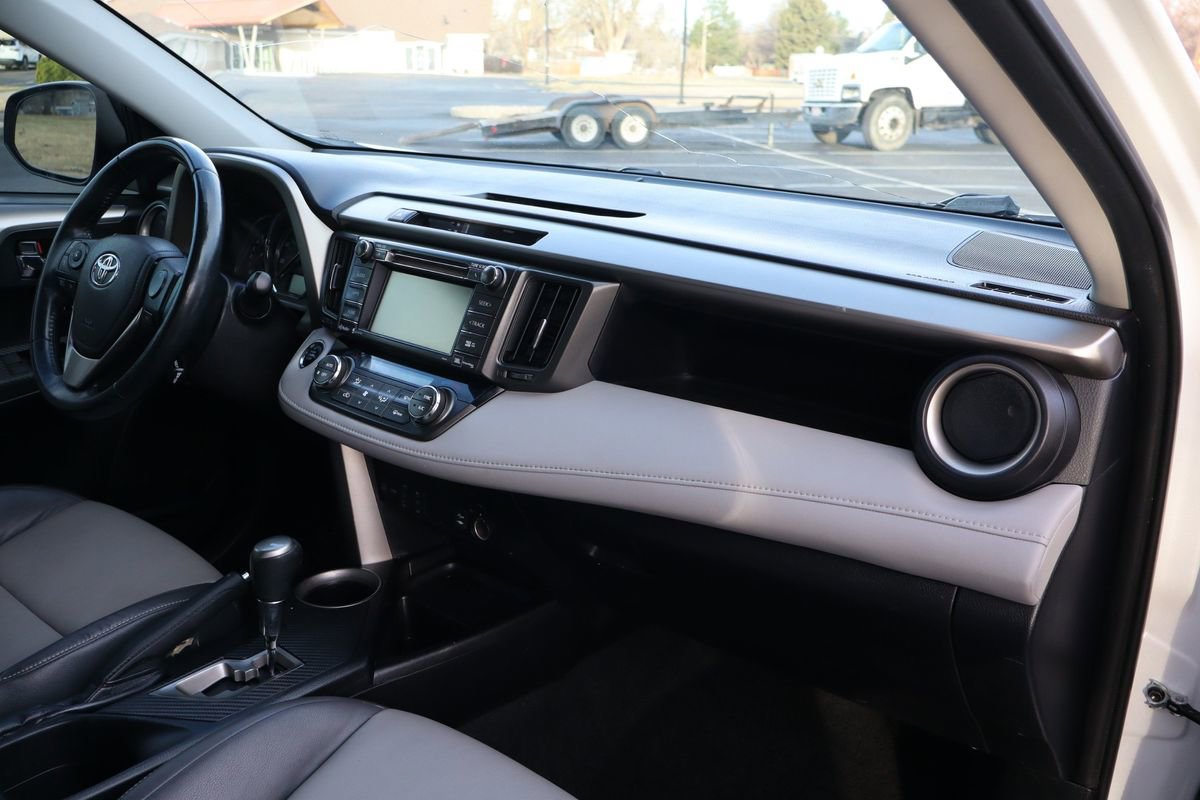 Used 2014 Toyota RAV4 Limited w/ Technology Package image 17
