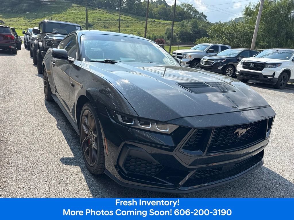 Used 2024 Ford Mustang GT Premium RWD image 3