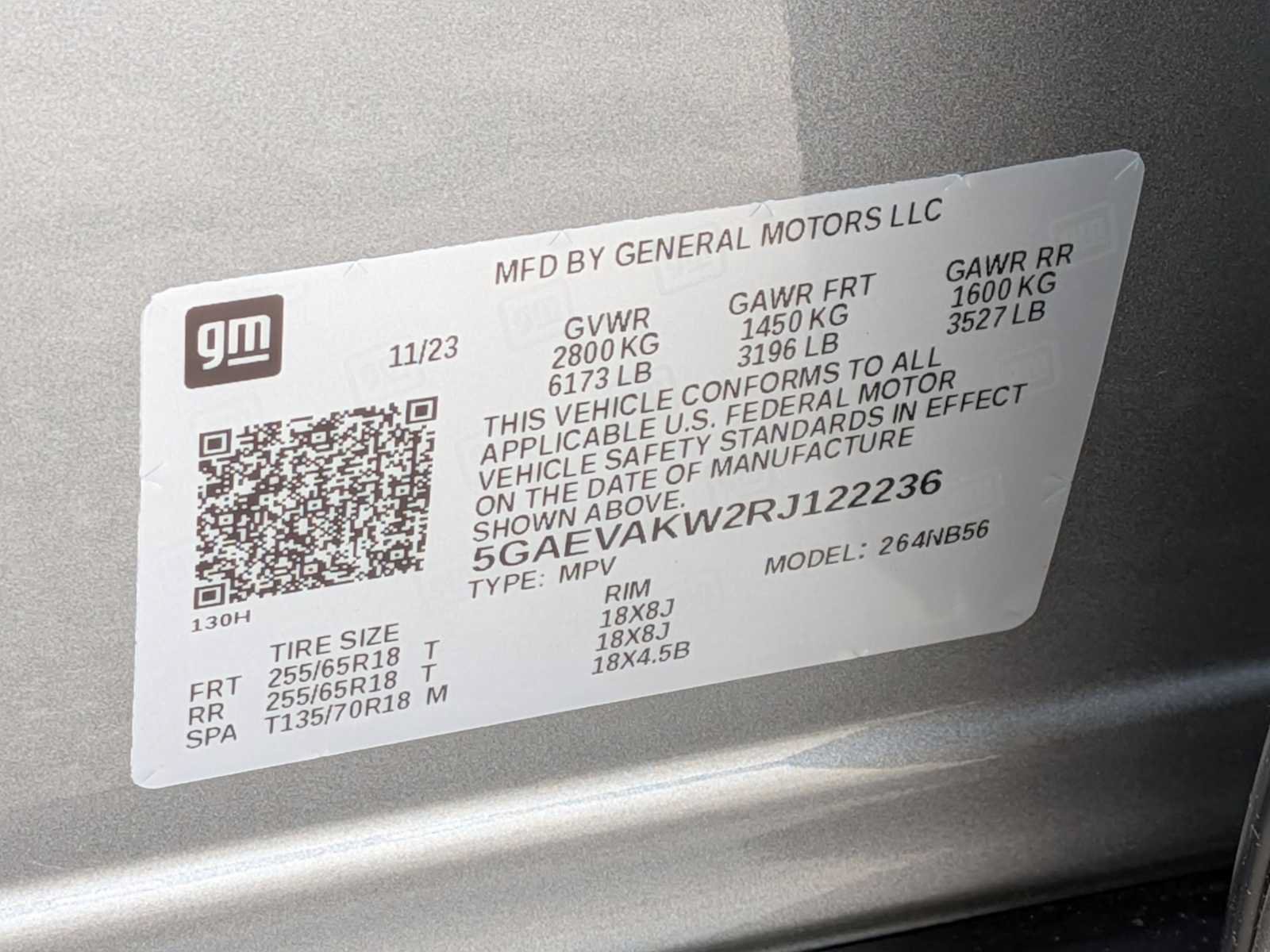 Used 2024 Buick Enclave Essence AWD/4WD image 31