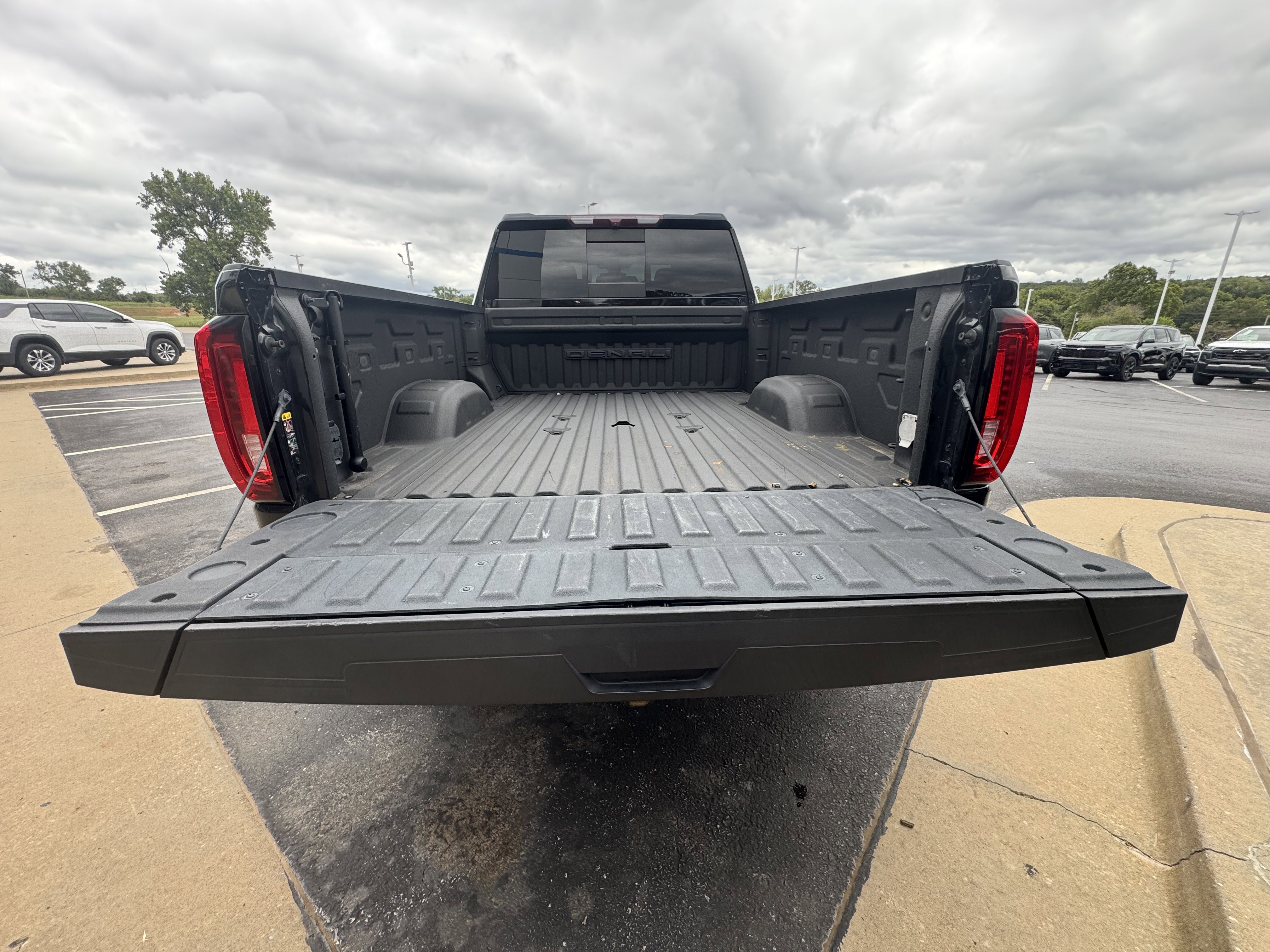 Used 2022 GMC Sierra 2500 Denali image 5