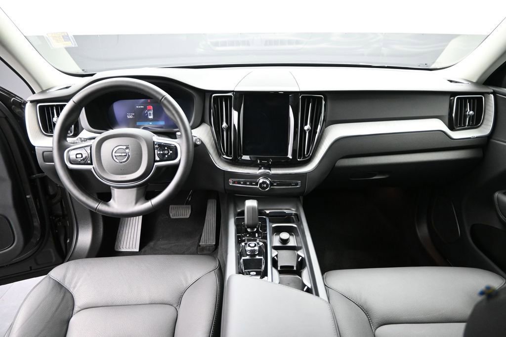 Used 2025 Volvo XC60 B5 Plus w/ Climate Package AWD/4WD image 17