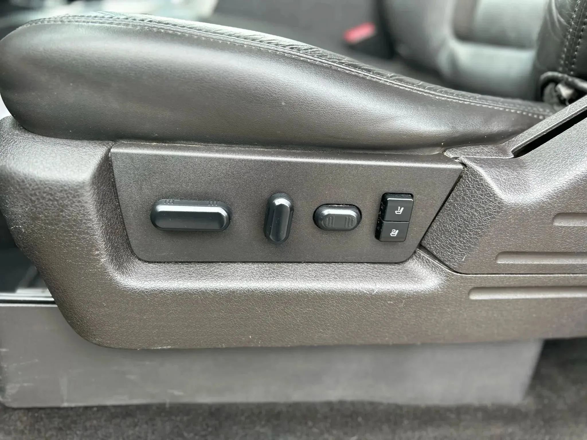 Used 2014 Ford F150 Raptor w/ Equipment Group 801A Luxury image 46