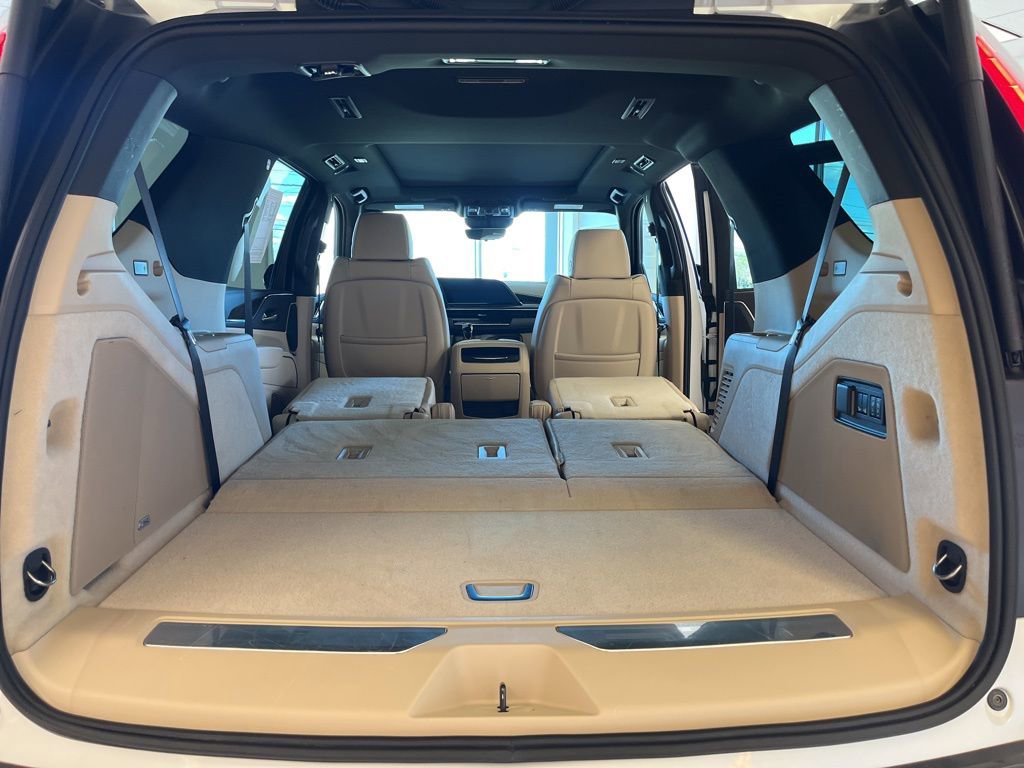 Certified 2024 Cadillac Escalade Premium Luxury AWD/4WD image 16