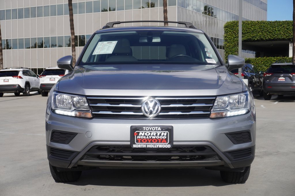Used 2020 Volkswagen Tiguan SE w/ Panoramic Sunroof Package image 2