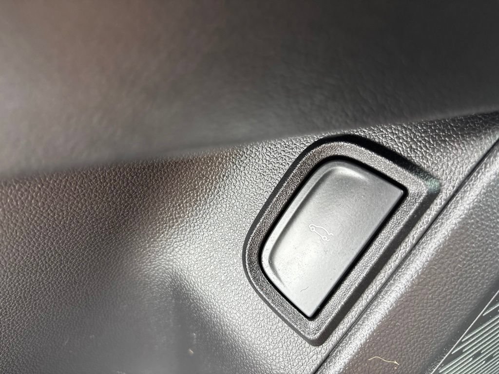Used 2026 Chevrolet Equinox LT w/ Convenience Package II FWD image 17