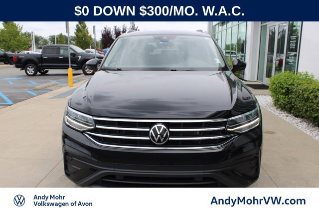 Used 2024 Volkswagen Tiguan SE AWD/4WD image 2