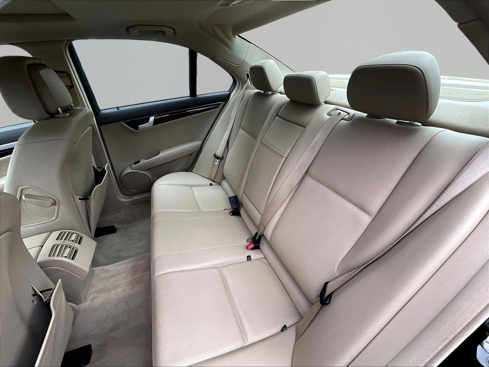 Used 2013 Mercedes-Benz C 250 Sedan image 21