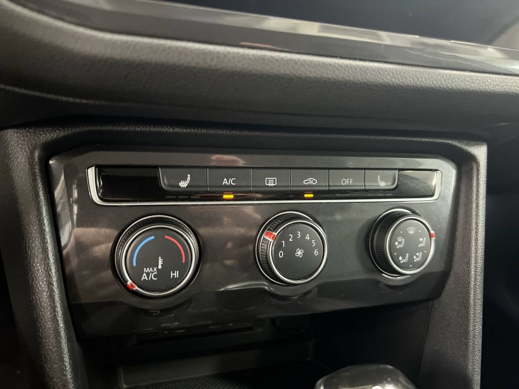 Used 2024 Volkswagen Tiguan SE AWD/4WD image 16