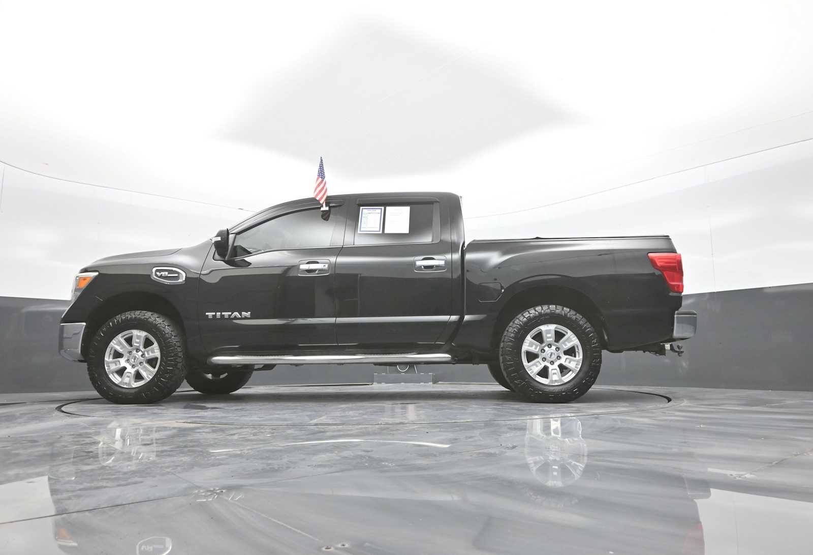 Used 2017 Nissan Titan SV AWD/4WD image 37
