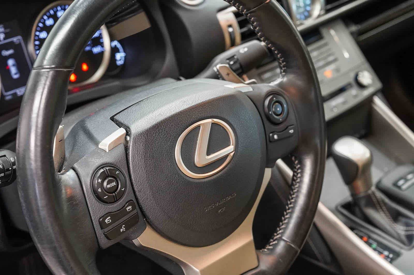 Used 2016 Lexus IS 200t RWD image 21