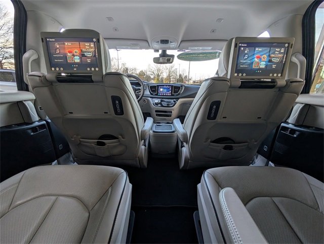 Used 2019 Chrysler Pacifica Limited w/ Advanced Safetytec Group image 15