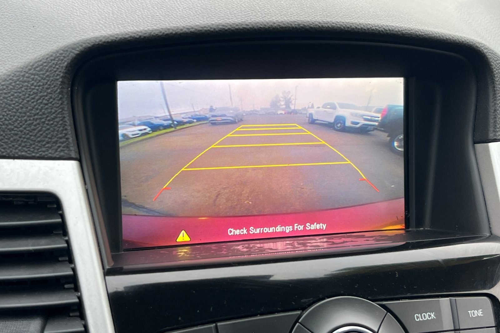 Used 2016 Chevrolet Cruze LT w/ Technology Package image 17