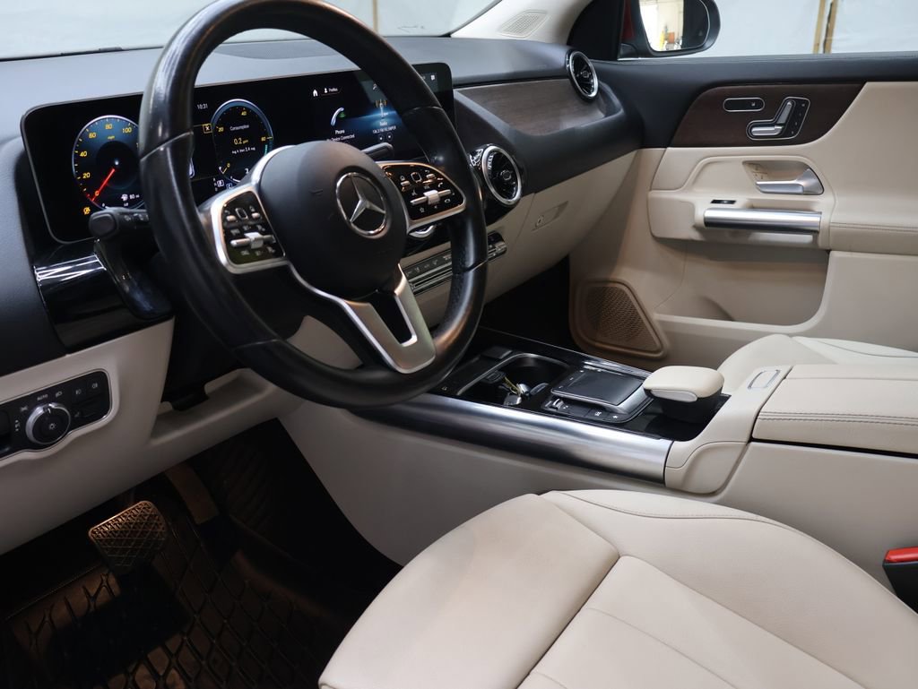 Used 2021 Mercedes-Benz GLA 250 4MATIC w/ Premium Package image 18