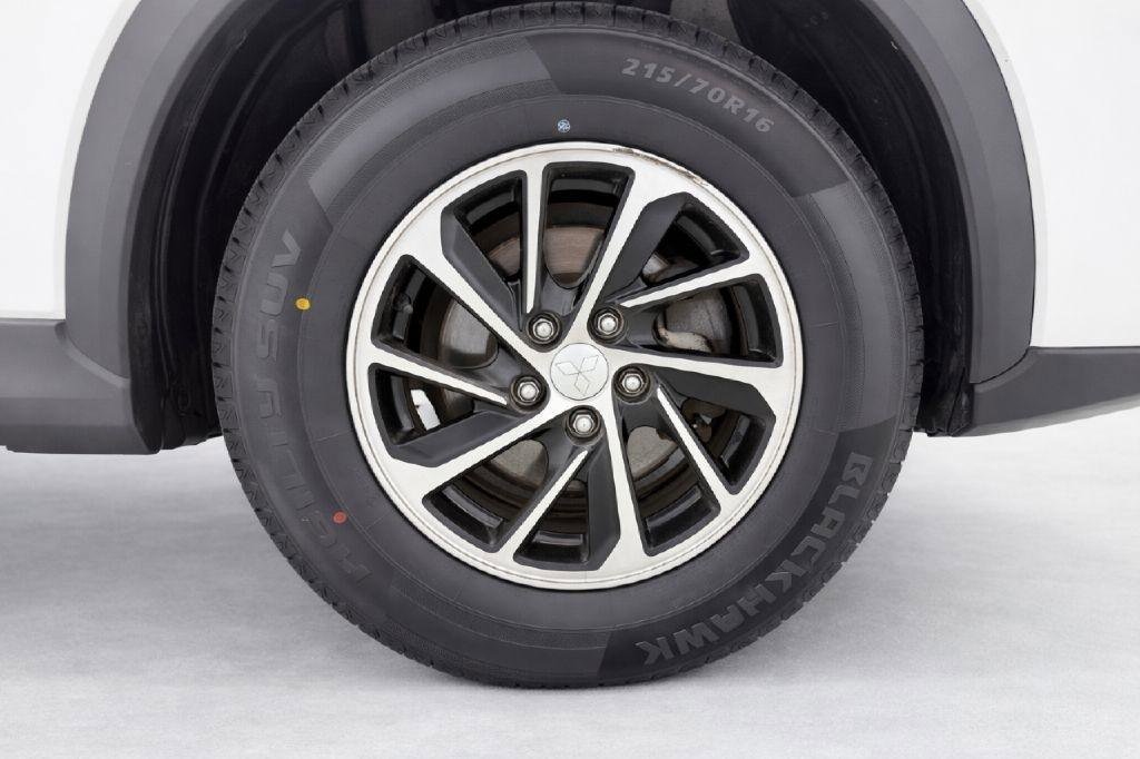 Used 2020 Mitsubishi Eclipse Cross ES image 29