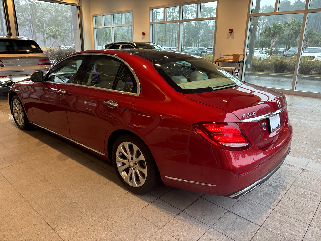 Used 2017 Mercedes-Benz E 300 4MATIC image 41