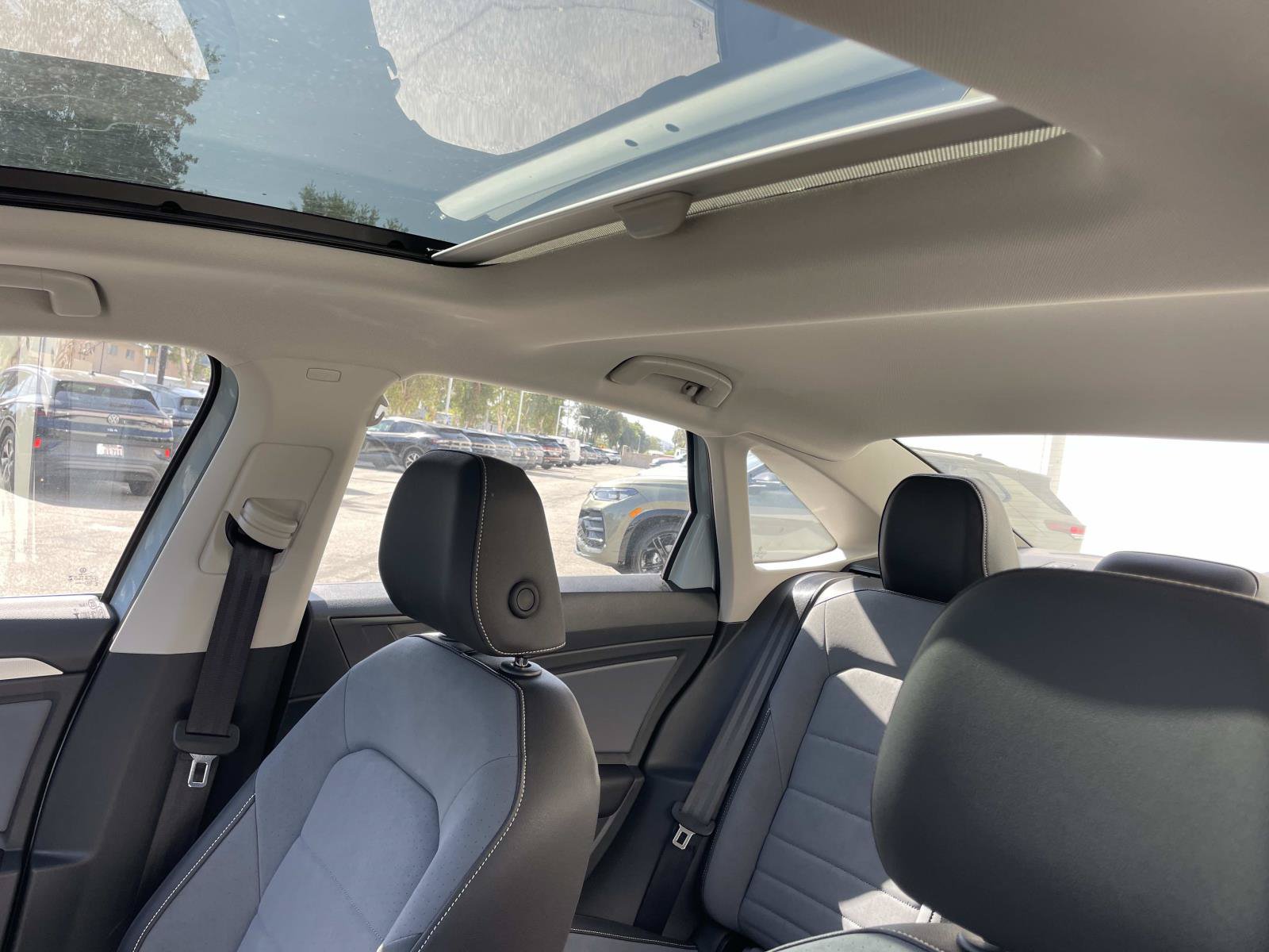 New 2027 Volkswagen Jetta SE FWD image 21