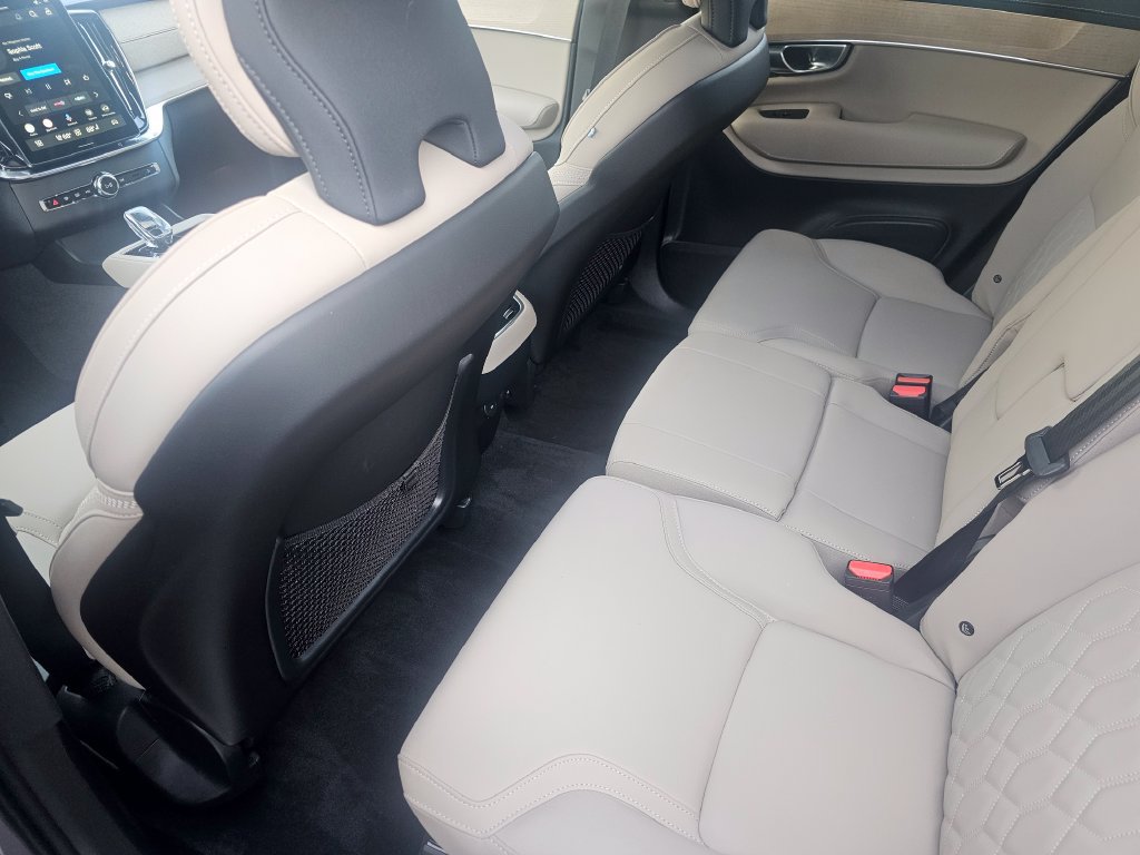 Certified 2026 Volvo XC90 B6 Plus w/ Protection Package Premier AWD/4WD image 41