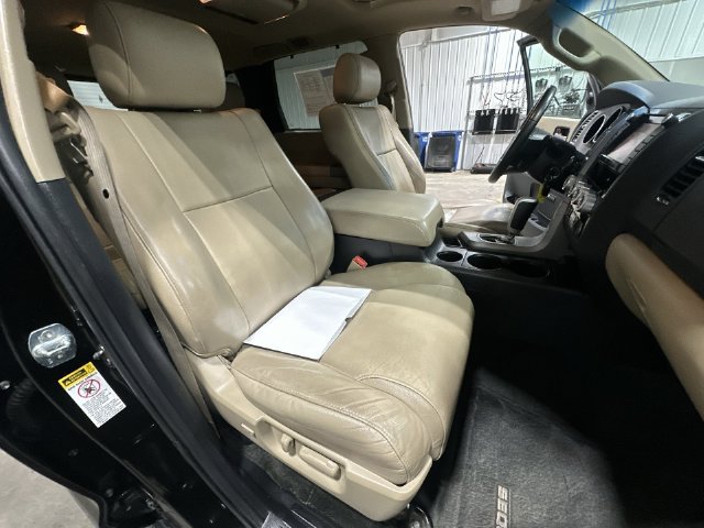 Used 2012 Toyota Sequoia Limited AWD/4WD image 32