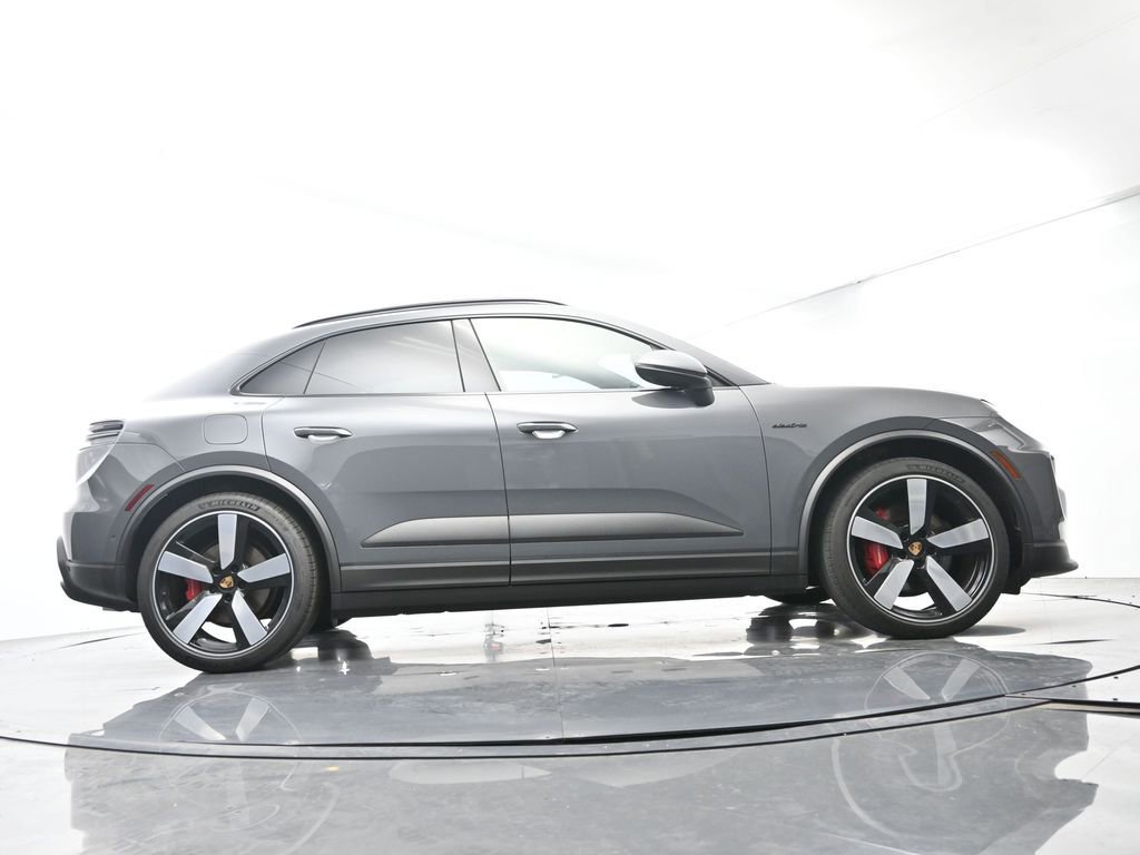 Certified 2025 Porsche Macan 4S Electric AWD/4WD image 51